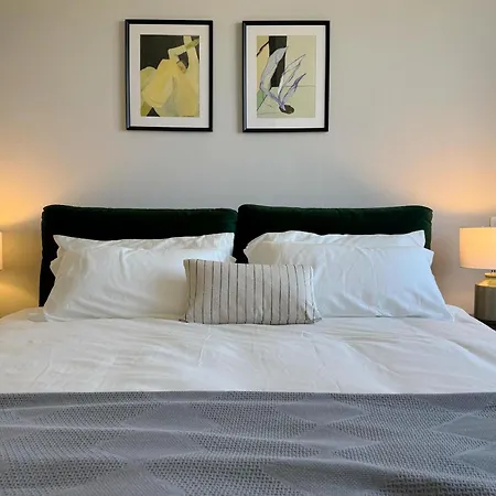Modern Elegance 1br With Views